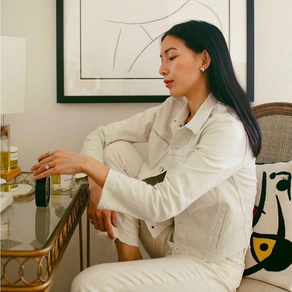 NWT L'AGENCE 90s Ivory Distressed Stretch Denim Raw Hem Crop Slim Jean Jacket S - Picture 6 of 16